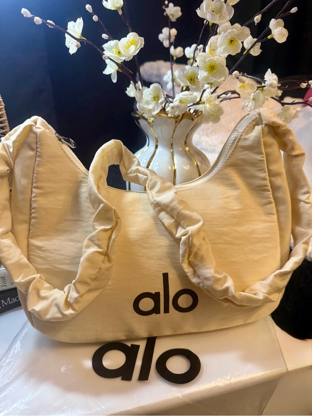 ALO YOGA Cream Shoulder/Crossbody Bag with Ruched Strap - Picture 11 of 16